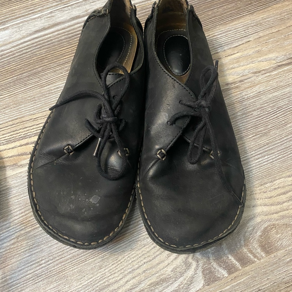 Black Clark’s flats